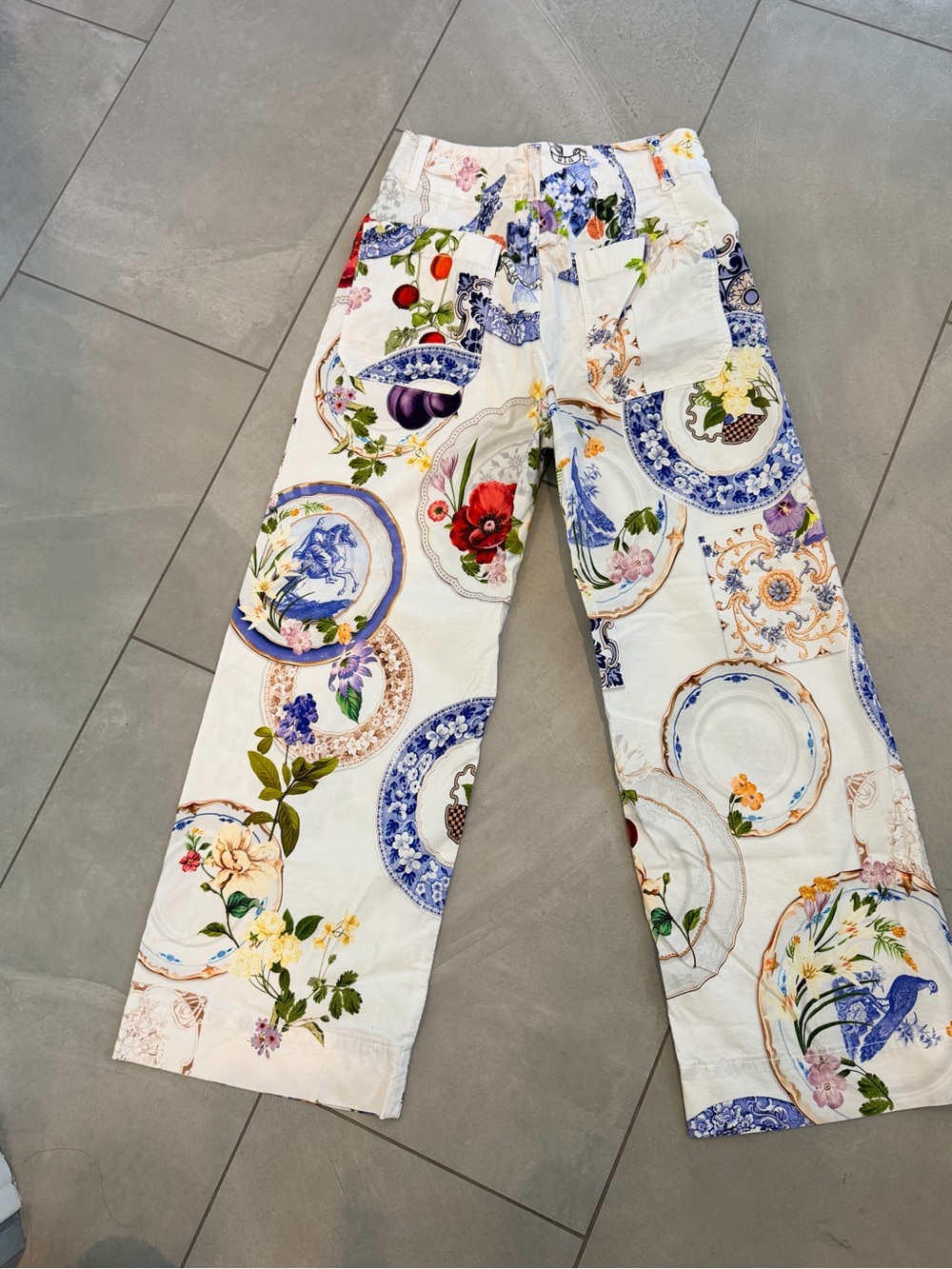 Maeve White Wide-Leg Jeans with Blue Delft & Multicolor Floral Print - Picture 4 of 6
